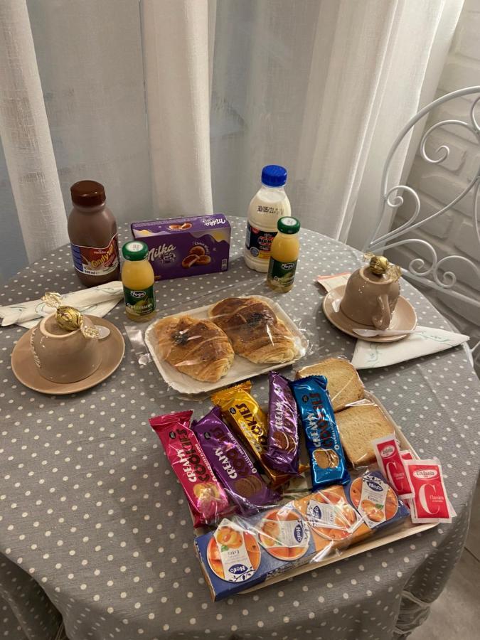 Bed and Breakfast Beb La Gemma Napoli Esterno foto