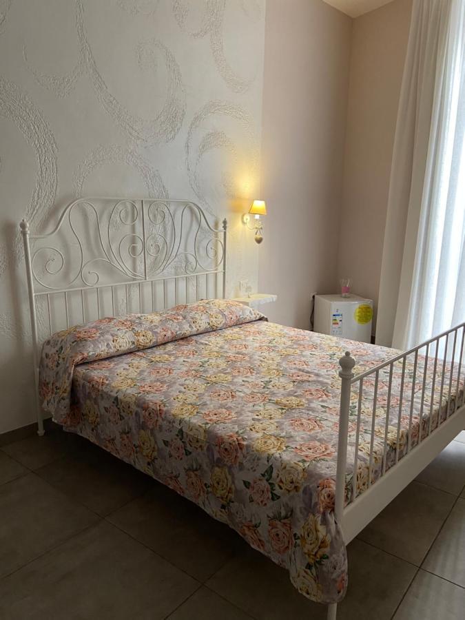 Bed and Breakfast Beb La Gemma Napoli Esterno foto