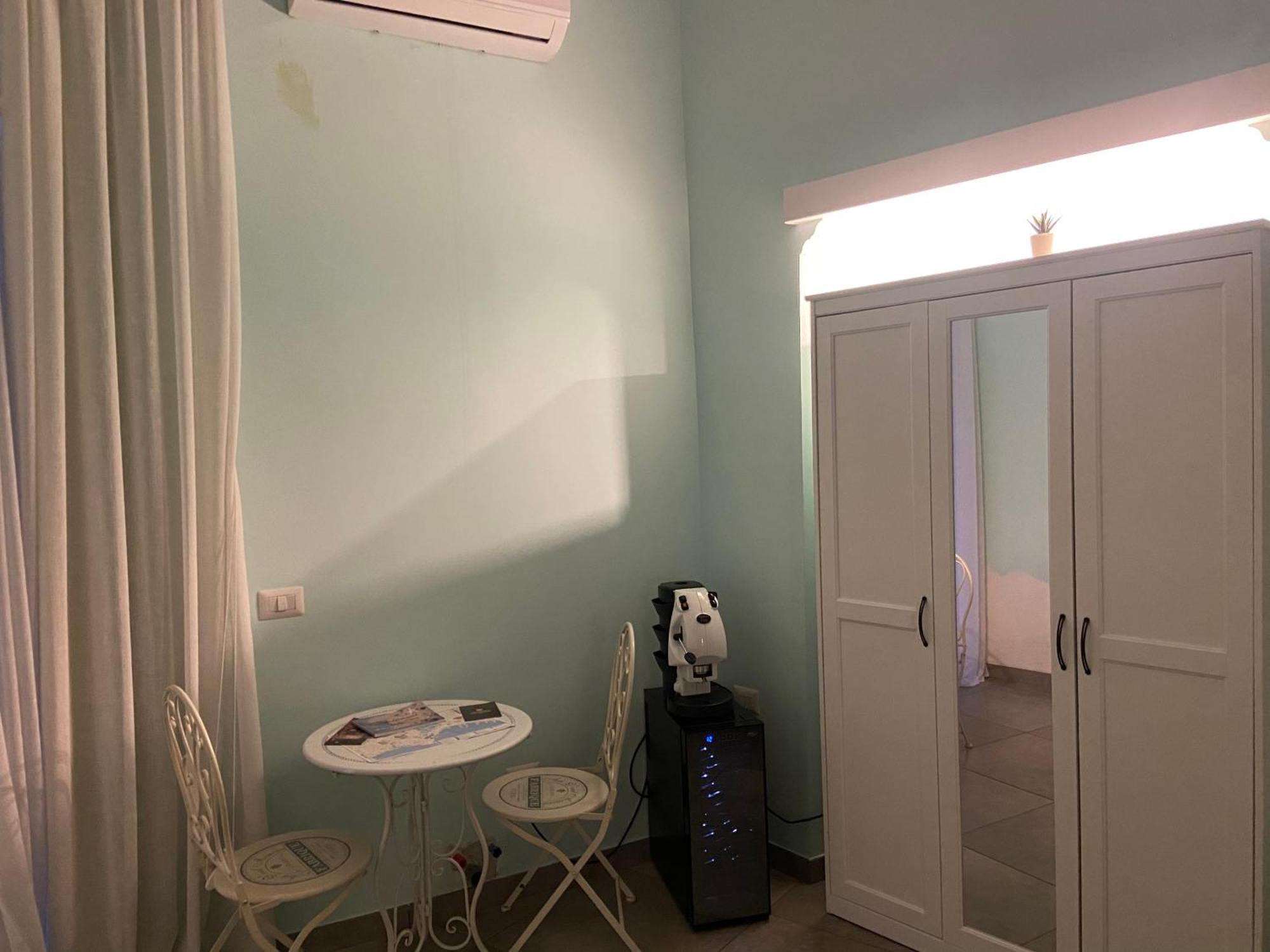 Bed and Breakfast Beb La Gemma Napoli Esterno foto