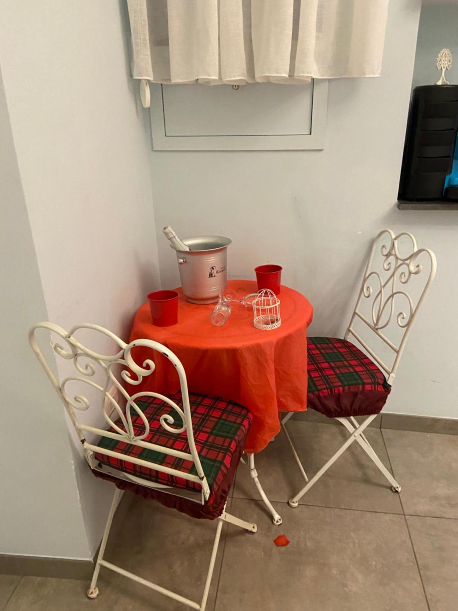 Bed and Breakfast Beb La Gemma Napoli Esterno foto